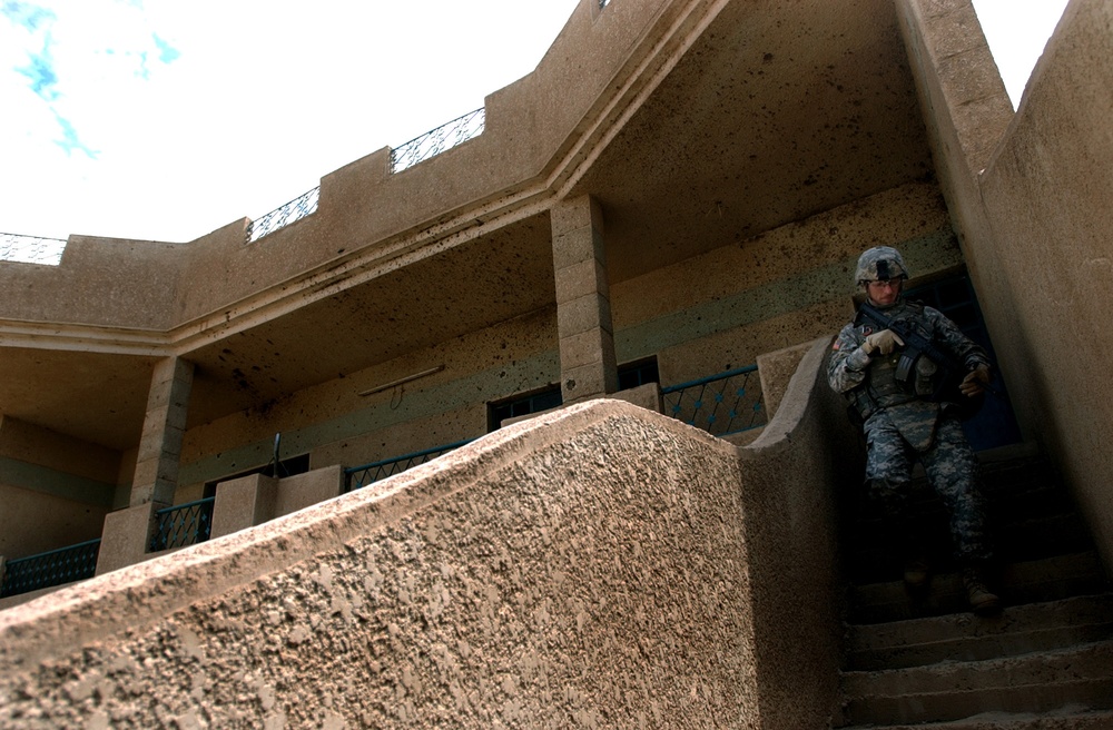 149th Infantry Regiment Soldiers Patrol Al Furat