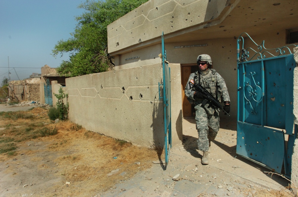 149th Infantry Regiment Soldiers Patrol Al Furat