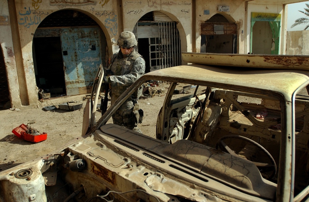 149th Infantry Regiment Soldiers Patrol Al Furat