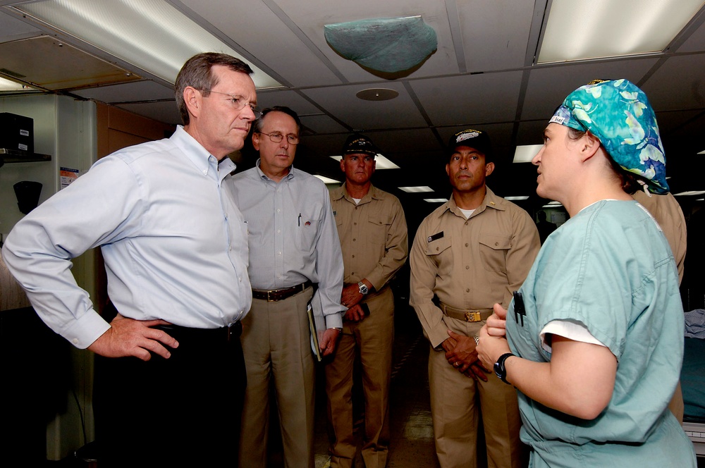 Lt. Cmdr. Tracey Kunkel explains operating room procedures