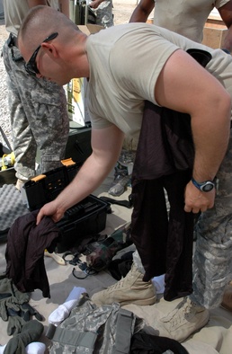Commandos take customs training before redeployment
