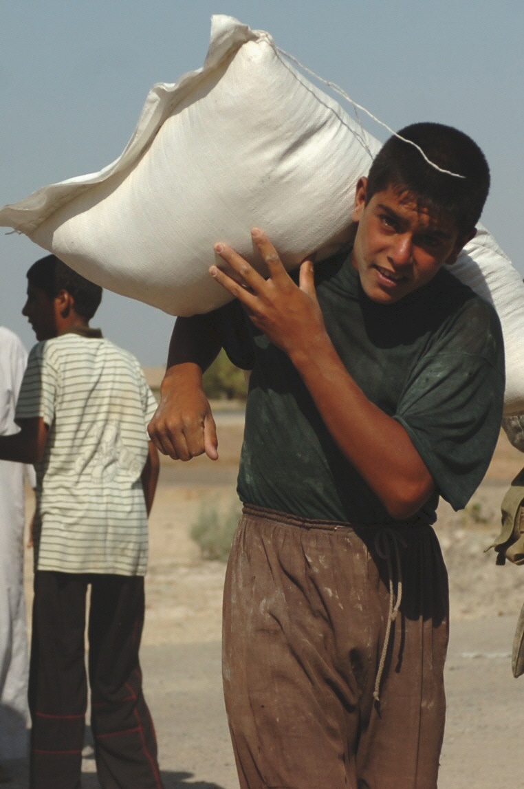 Al-Hakeem Residents Build Ties With Coalition Forces