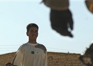 Al-Hakeem Residents Build Ties With Coalition Forces