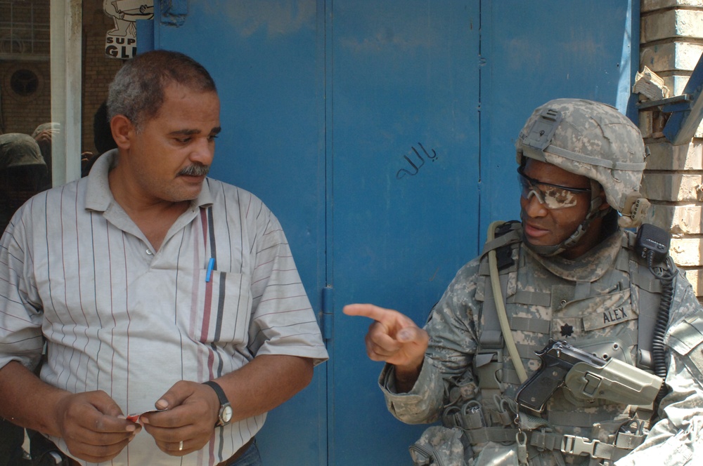 Soldiers assess Rusafa Market