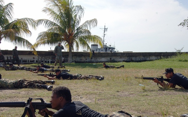 Mobile Training Team Instructs Guatemalan Marines