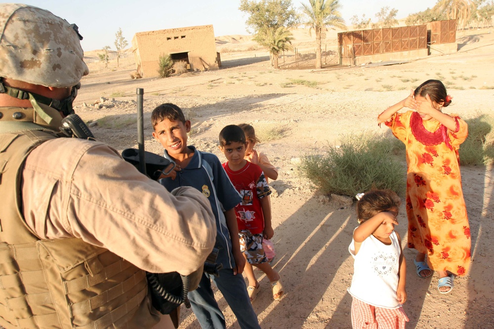 Marines Operate in Al Kabani