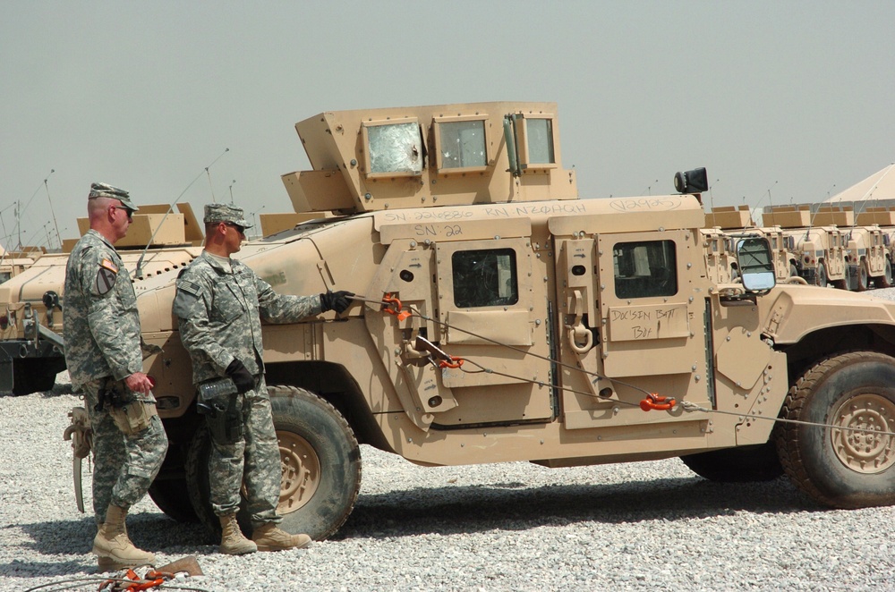 Personal Security Detachment Soldiers Work With Rat Claw