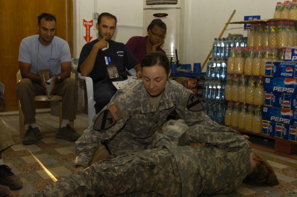 15th BSB medics provide first aid training to AAFES employees