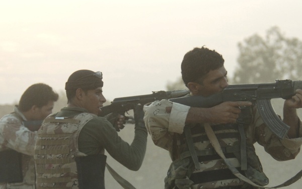 U.S. Special Operations Traing Iraqi Scouts in Advance Marksmanship