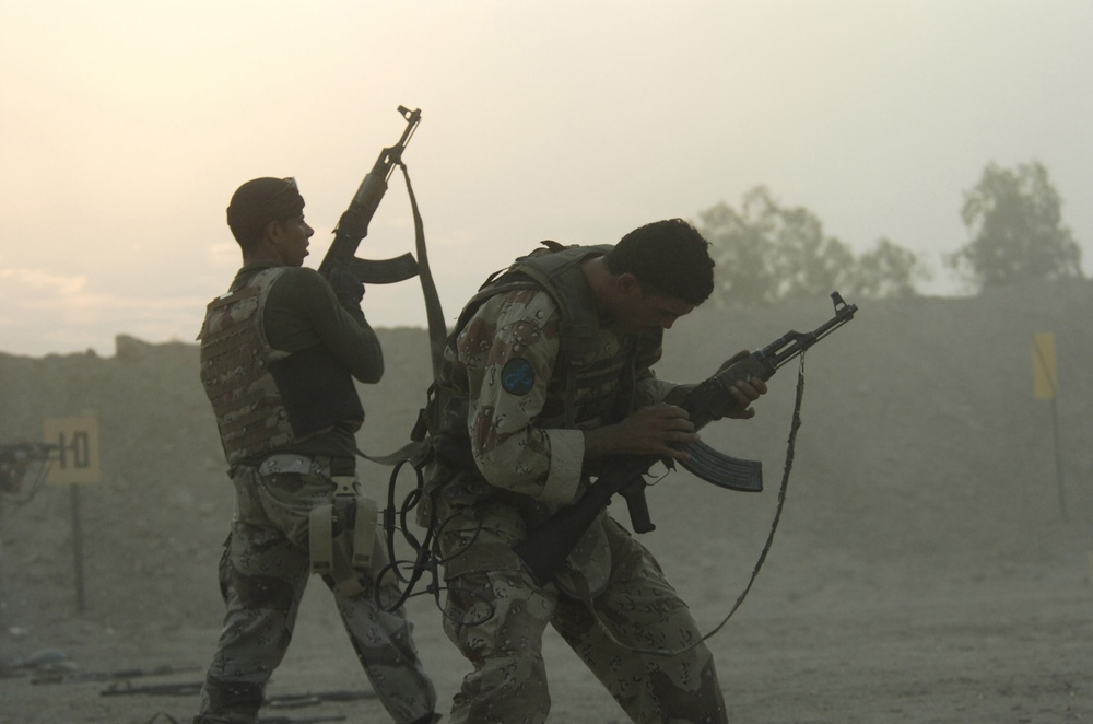 U.S. Special Operations Traing Iraqi Scouts in Advance Marksmanship