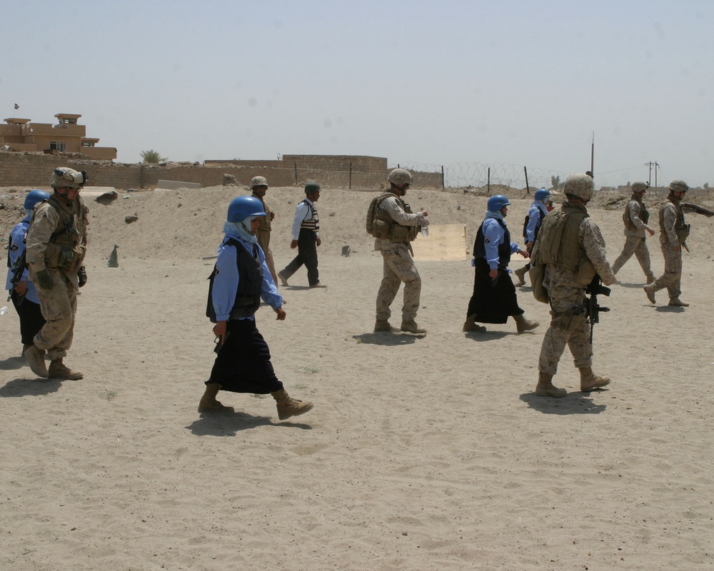 Marines Train Female Iraqi Police