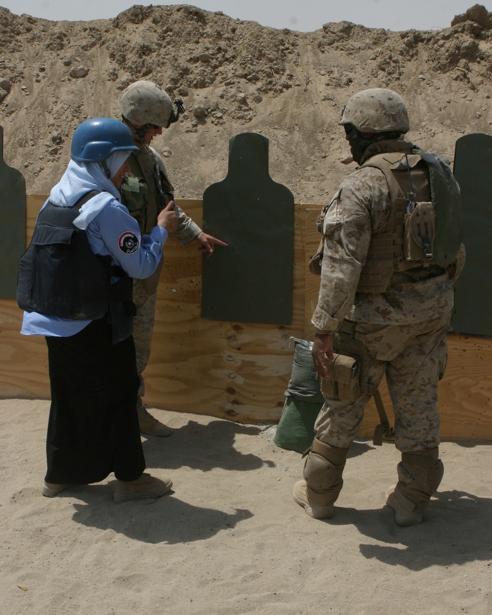 Marines Train Female Iraqi Police