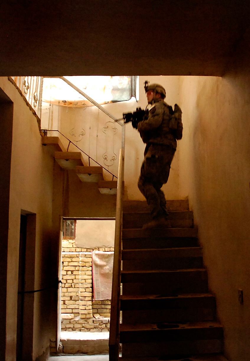 U.S. and Iraqi Security Forces Clear Baqubah Neighborhood