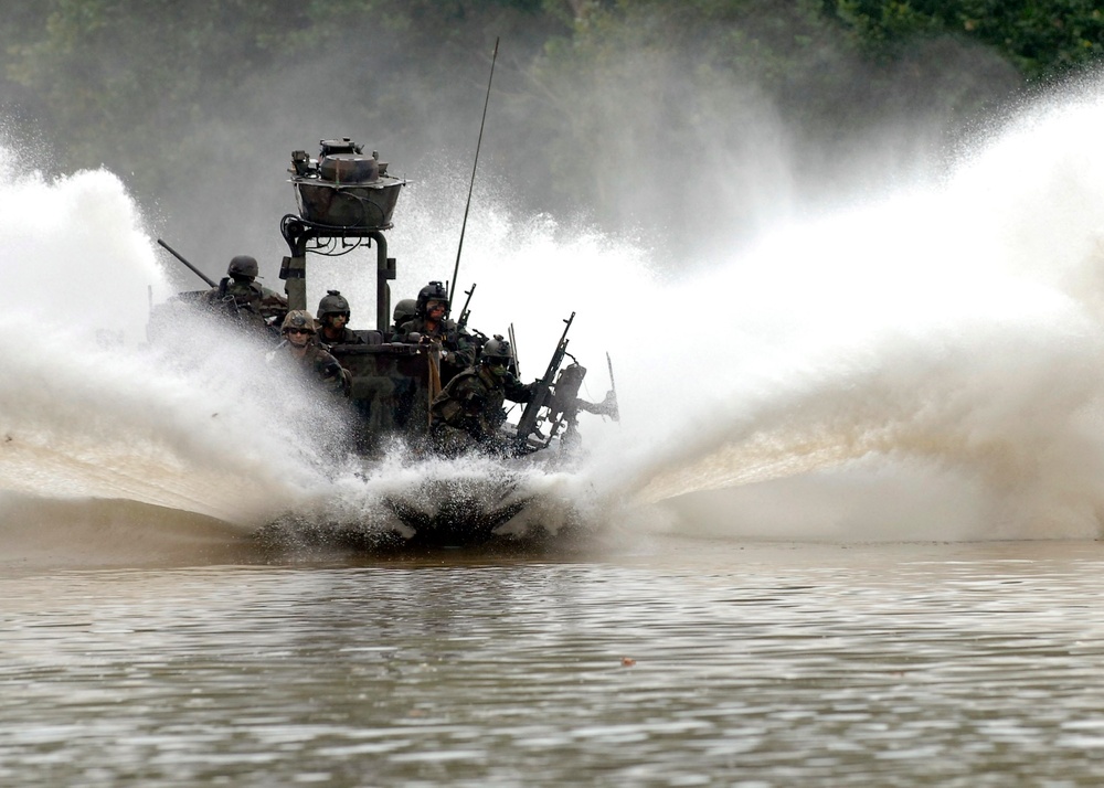 Special Warfare Crews Train on Salt River