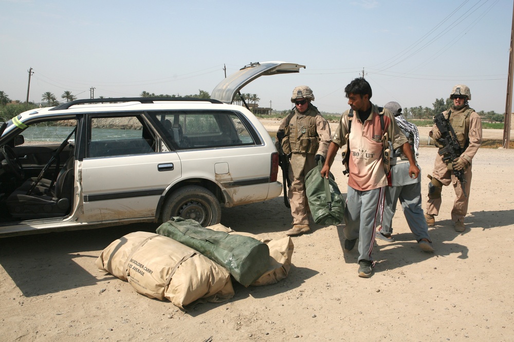 Marines visit Checkpoints in Al Namer