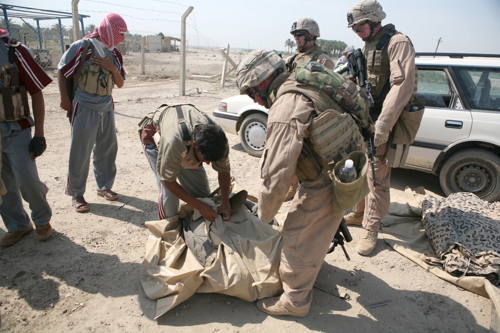 Marines visit Checkpoints in Al Namer