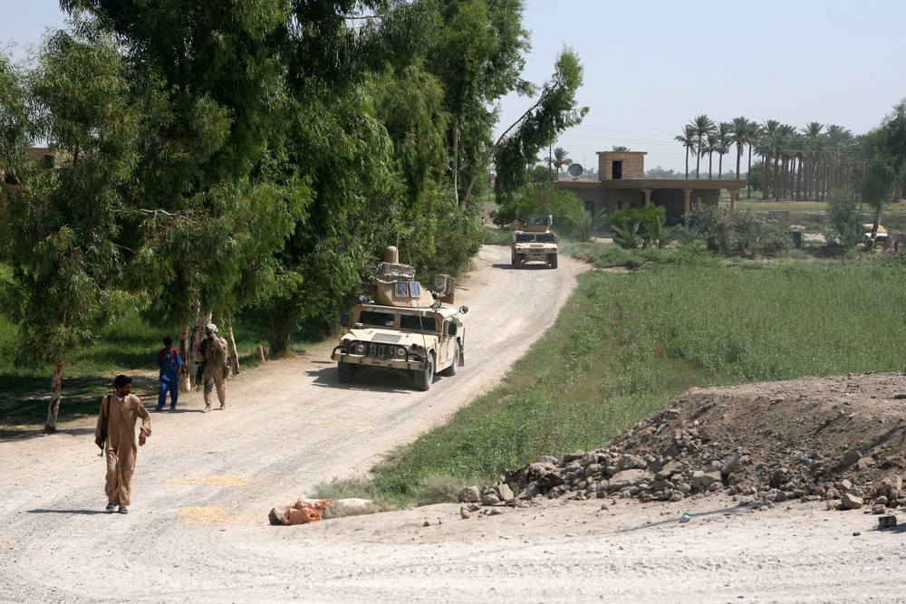 Marines visit Checkpoints in Al Namer