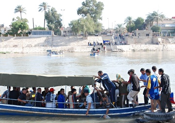 Rush hour at the river