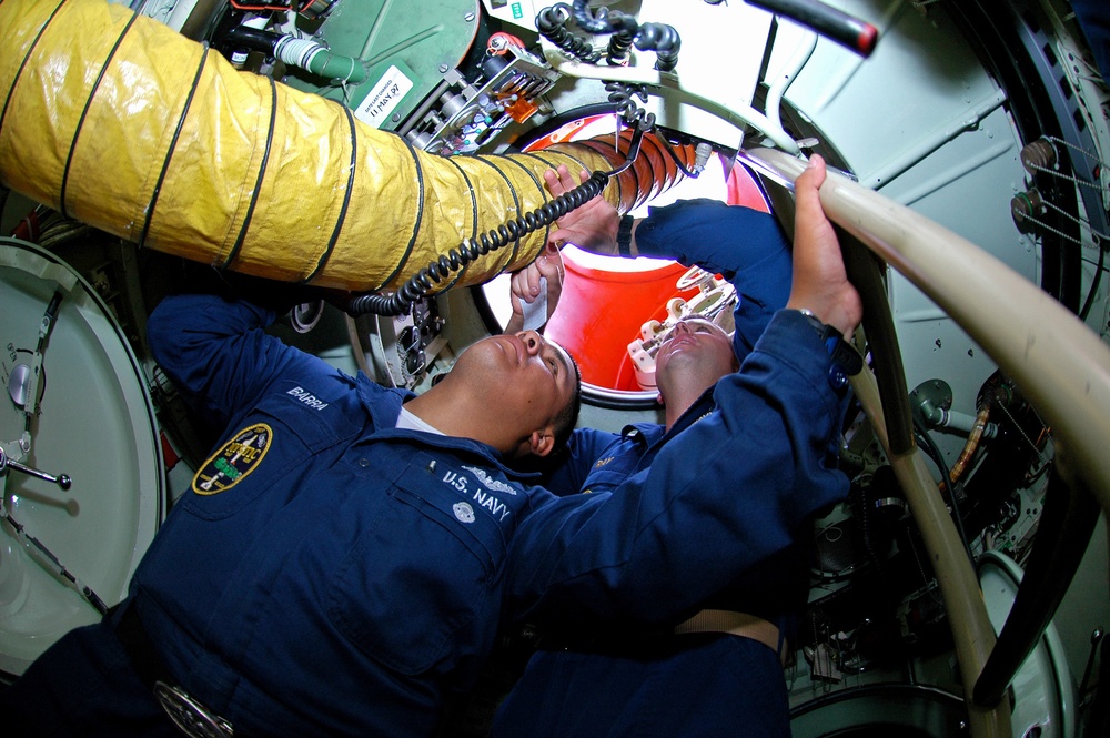 Crew prepares Mystic for training launch