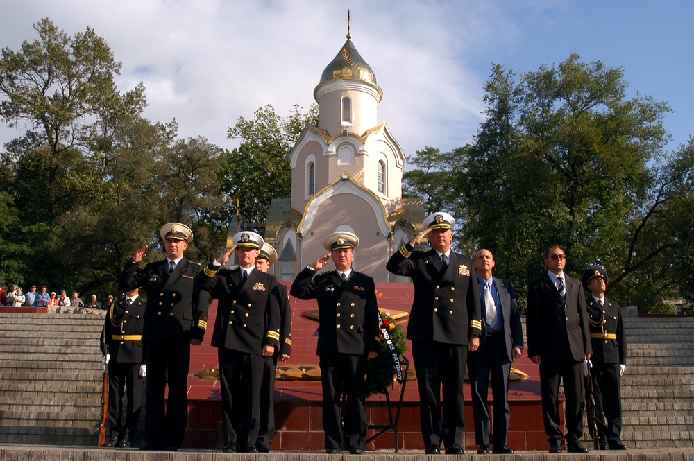 ceremony commemorates lives lost during WWII