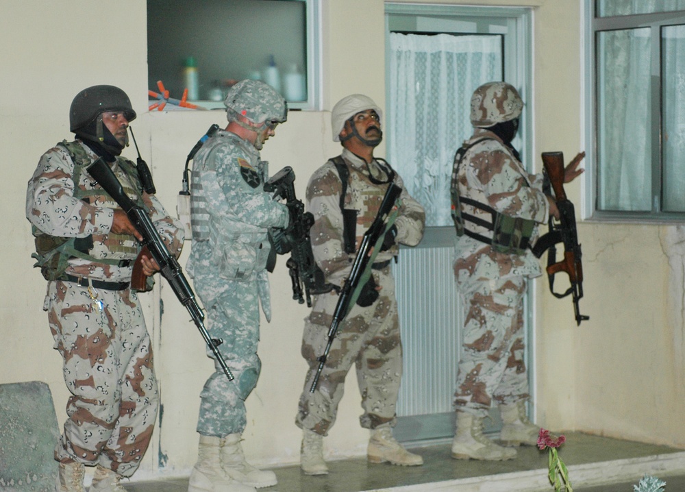 Iraqi and Coalition Forces Detain Six Anti-coalition Shiite Militia Members