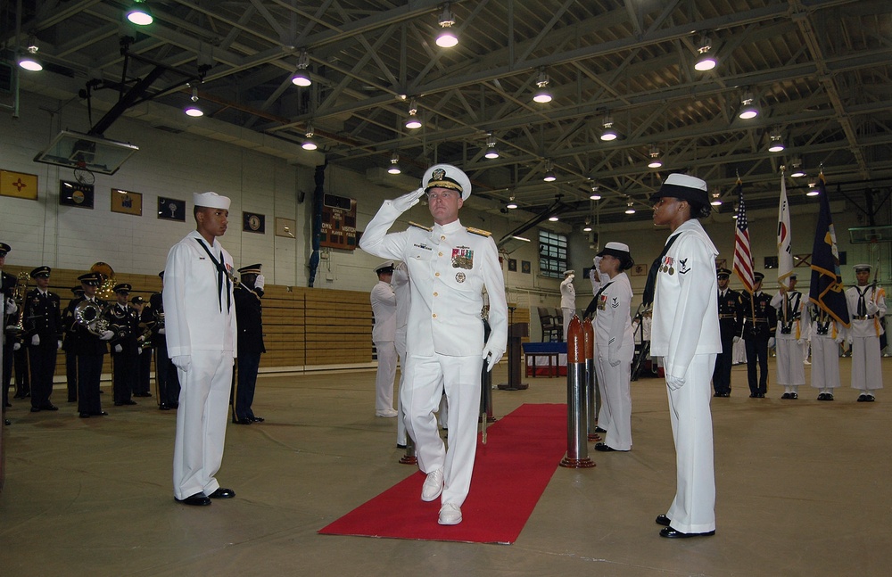 New Commander of U.S. Naval Forces Korea Piped Aboard