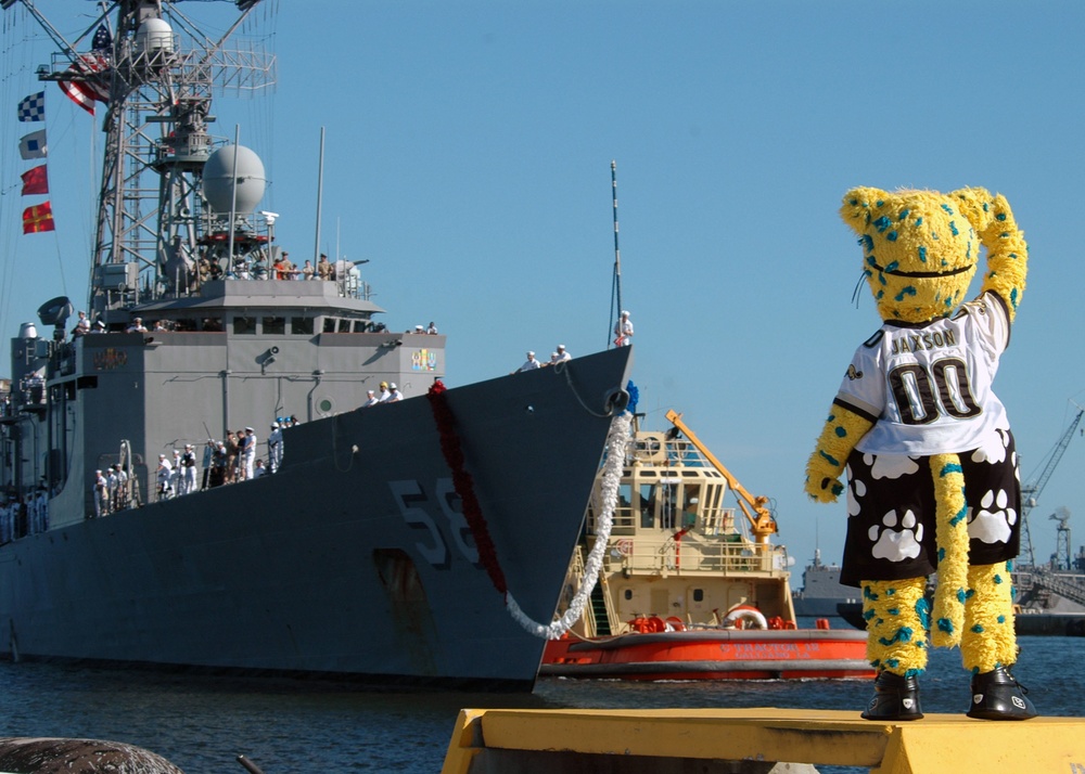 USS Samuel B. Roberts homecoming