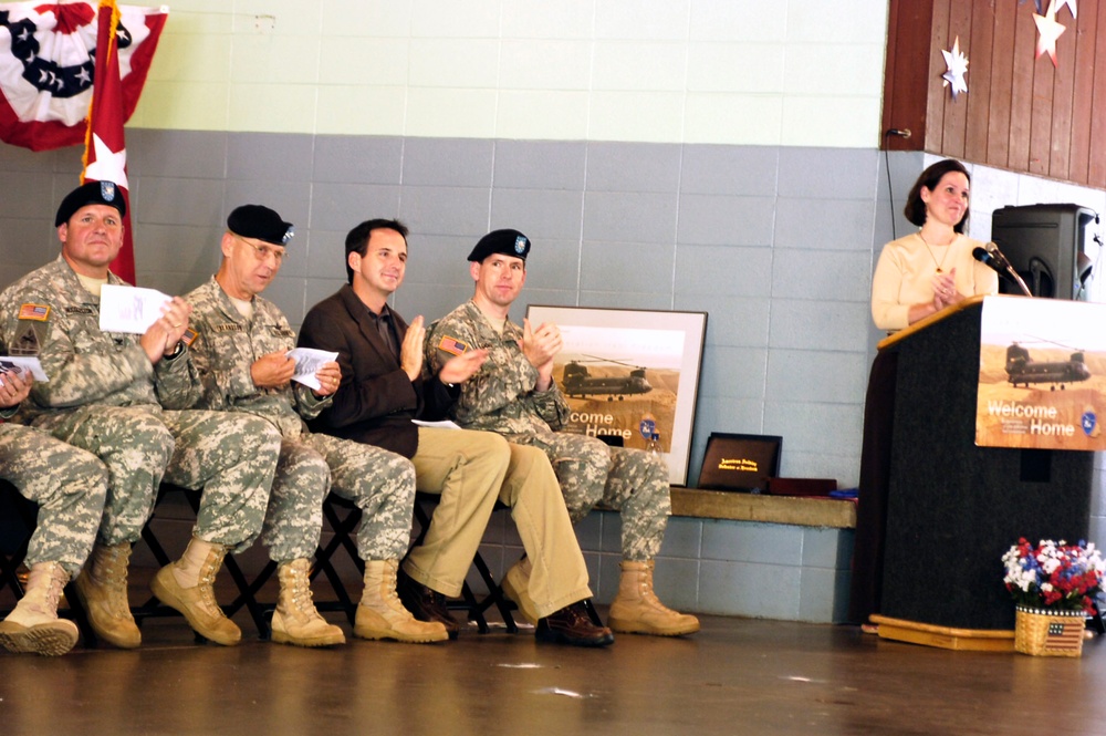 Minnesota governor welcomes home national guard soldiers