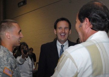 Governor Greets Staff Sgt. Malmberg's Family