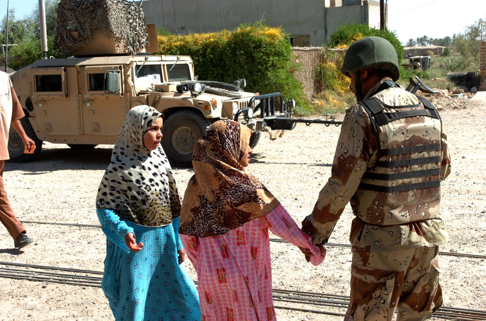 Fires Squadron Joins With Iraqi Army Medics to Bring Healthcare to Bassam
