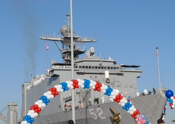 USS Pearl Harbor returns to San Diego