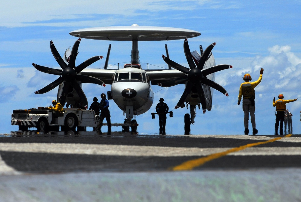 Taxing the E-2C Hawkeye