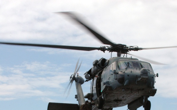 Tiger cruise air power demonstration