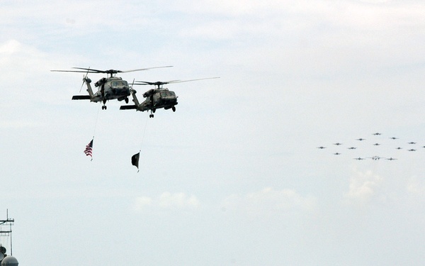 Tiger cruise air power demonstration