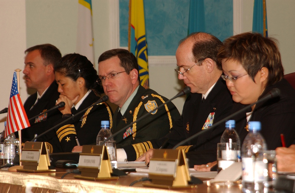 Vice Admiral Meets Kazakhstani Naval Leaders