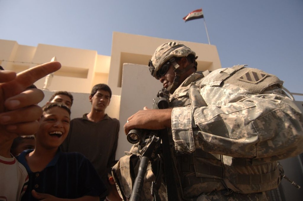 Soldiers bring needed supplies to Iraqi schools
