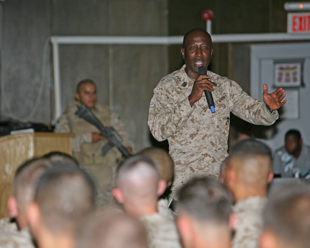 Sgt. Maj. of the Marine Corps visits II MEF