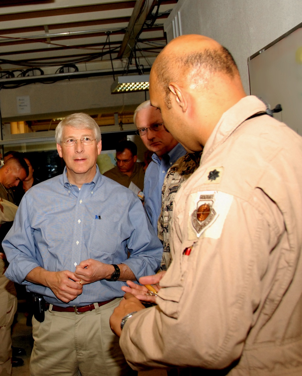 Congressman Roger Wicker visits U.S. CENTAF Airmen