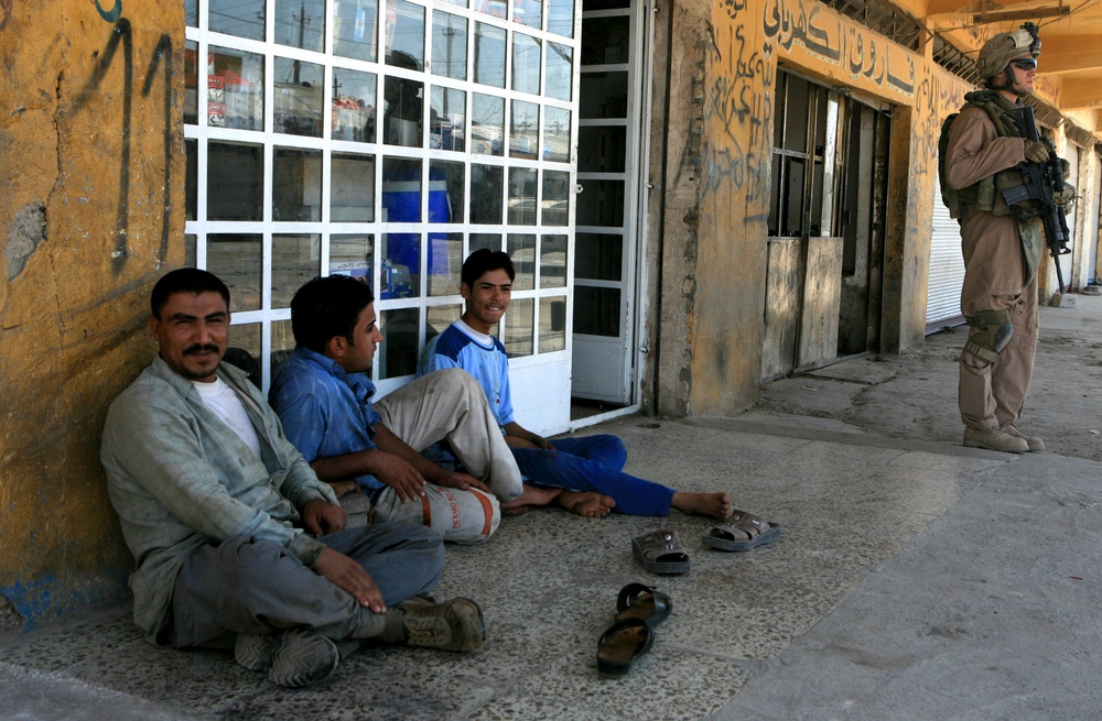 Patrol through city of Al Fallujah