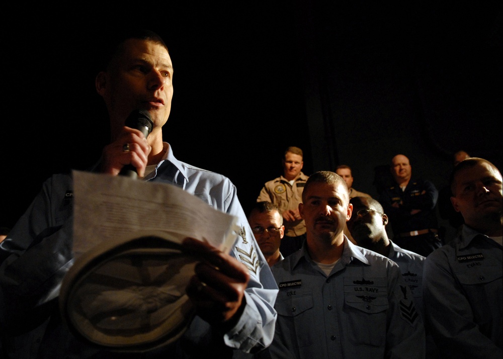 USS Abraham Lincoln conducts qualifications at sea