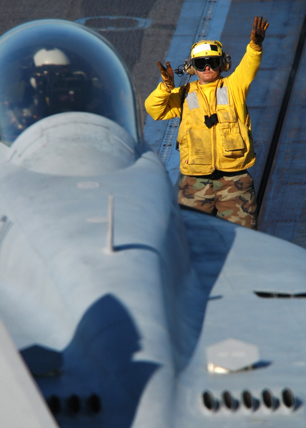 USS Abraham Lincoln conducts qualifications at sea