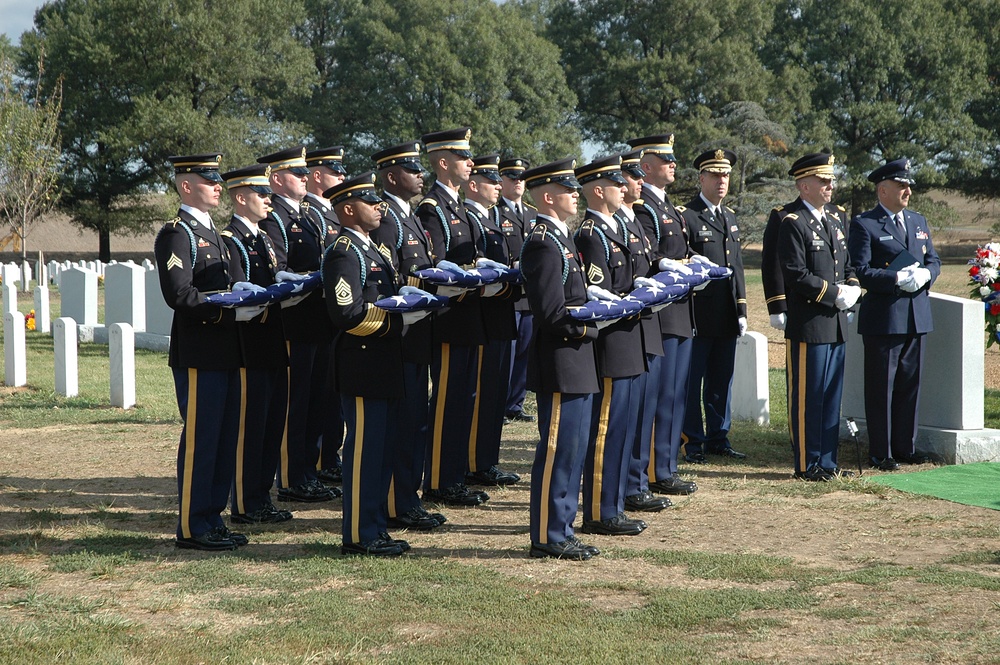 Helicopter Crash Victims Buried Together in Arlington Cemetery