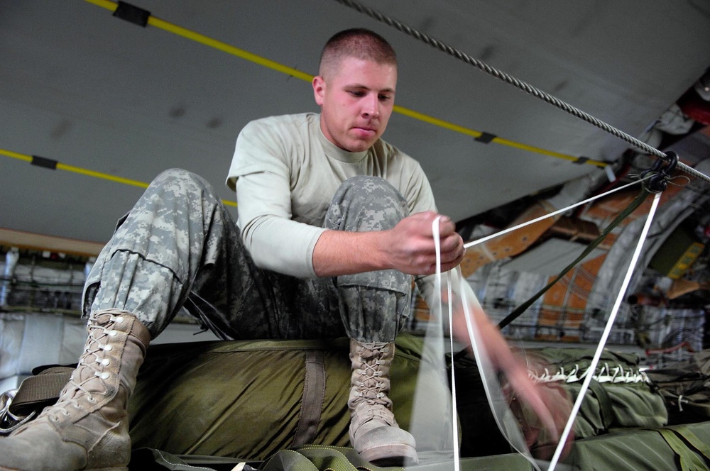 Air Force accomplishes record setting air drop