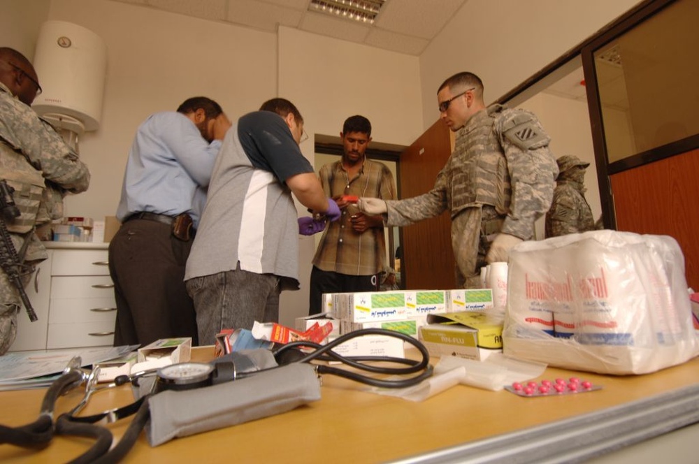 Soldiers Work With Iraqis, Provide Medical Care to Nahrwan Residents