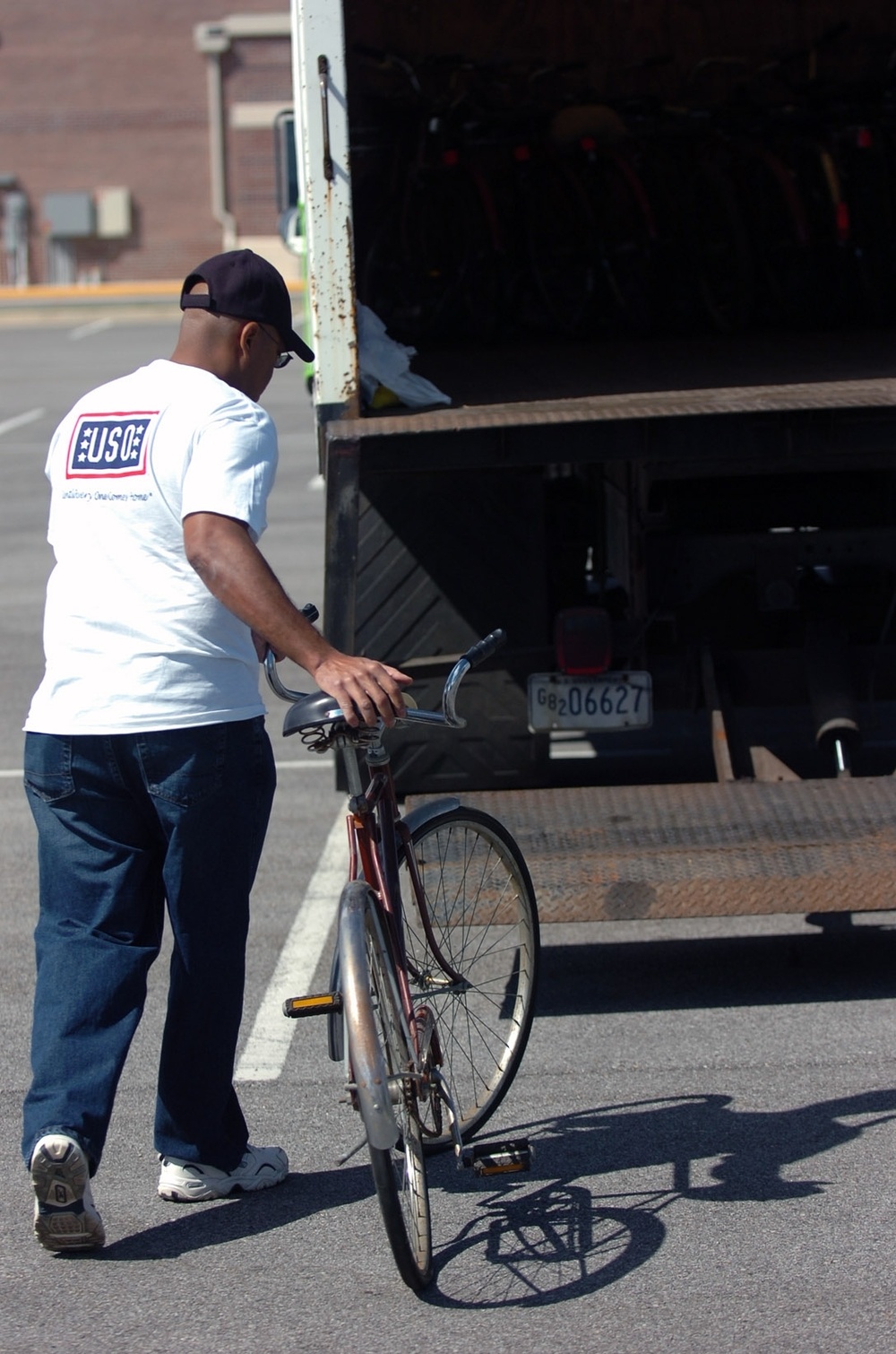 Indianapolis, USO team up to put wheels on Atterbury