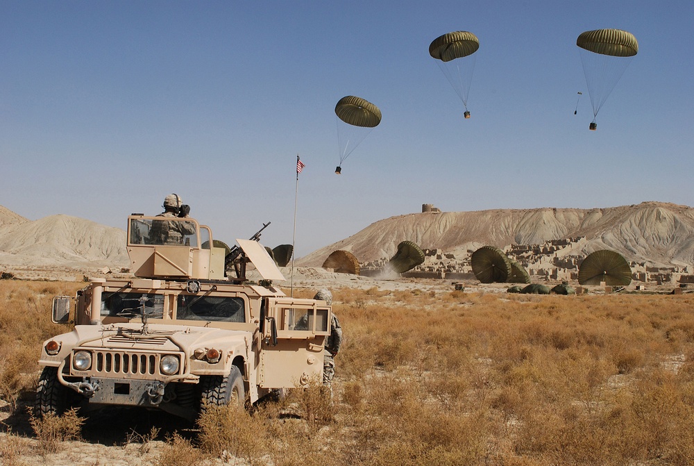 C-17 crews make record airdrop
