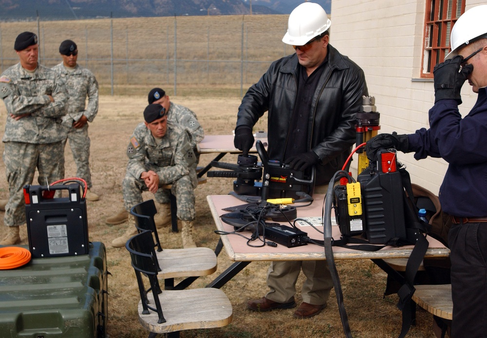 Striker Soldiers get hands on cutting edge equipment