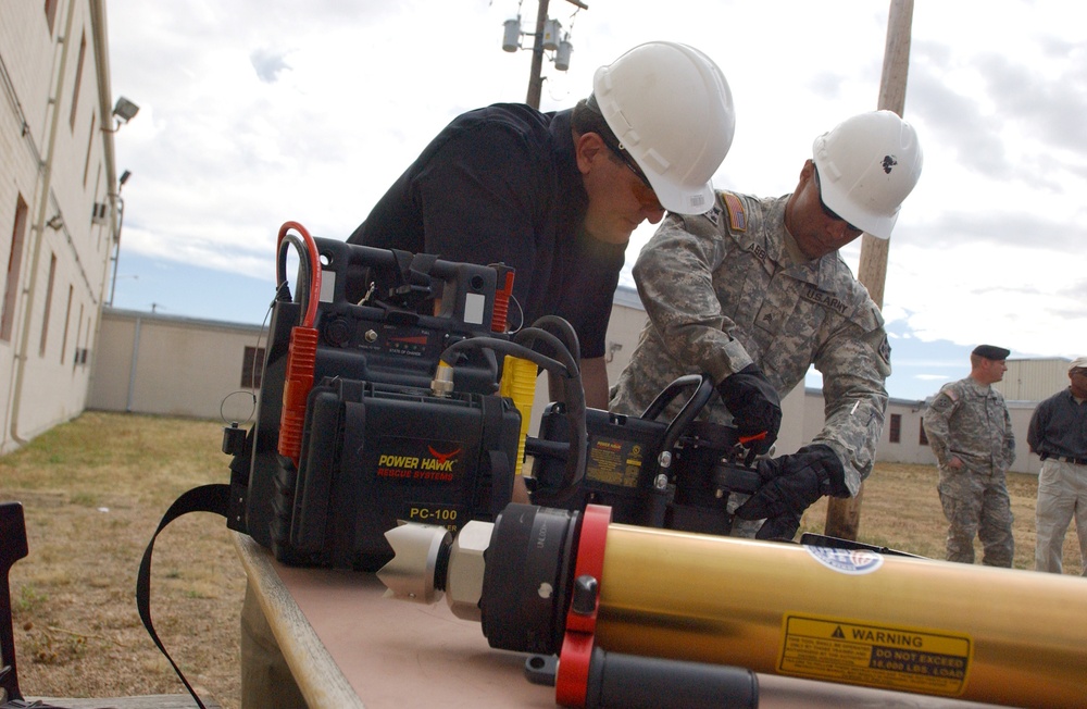 Striker Soldiers get hands on cutting edge equipment