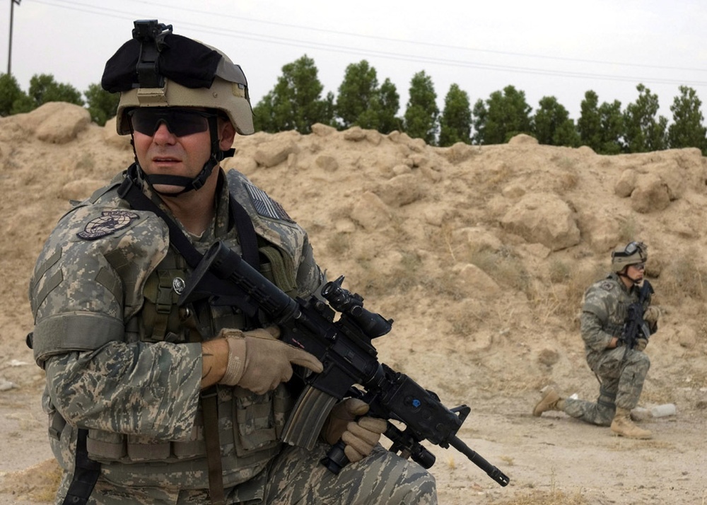 Airmen help keep Iraqi supply routes open