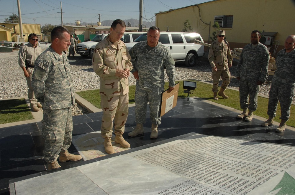 Chairman of Joint Chiefs of Staff receives Tour of Special Forces Memorial